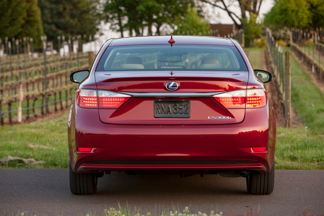 2013 Lexus ES 300h 08