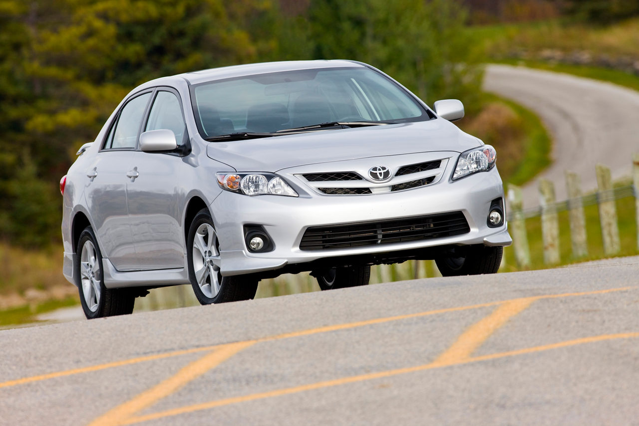 2011 Toyota Corolla 01