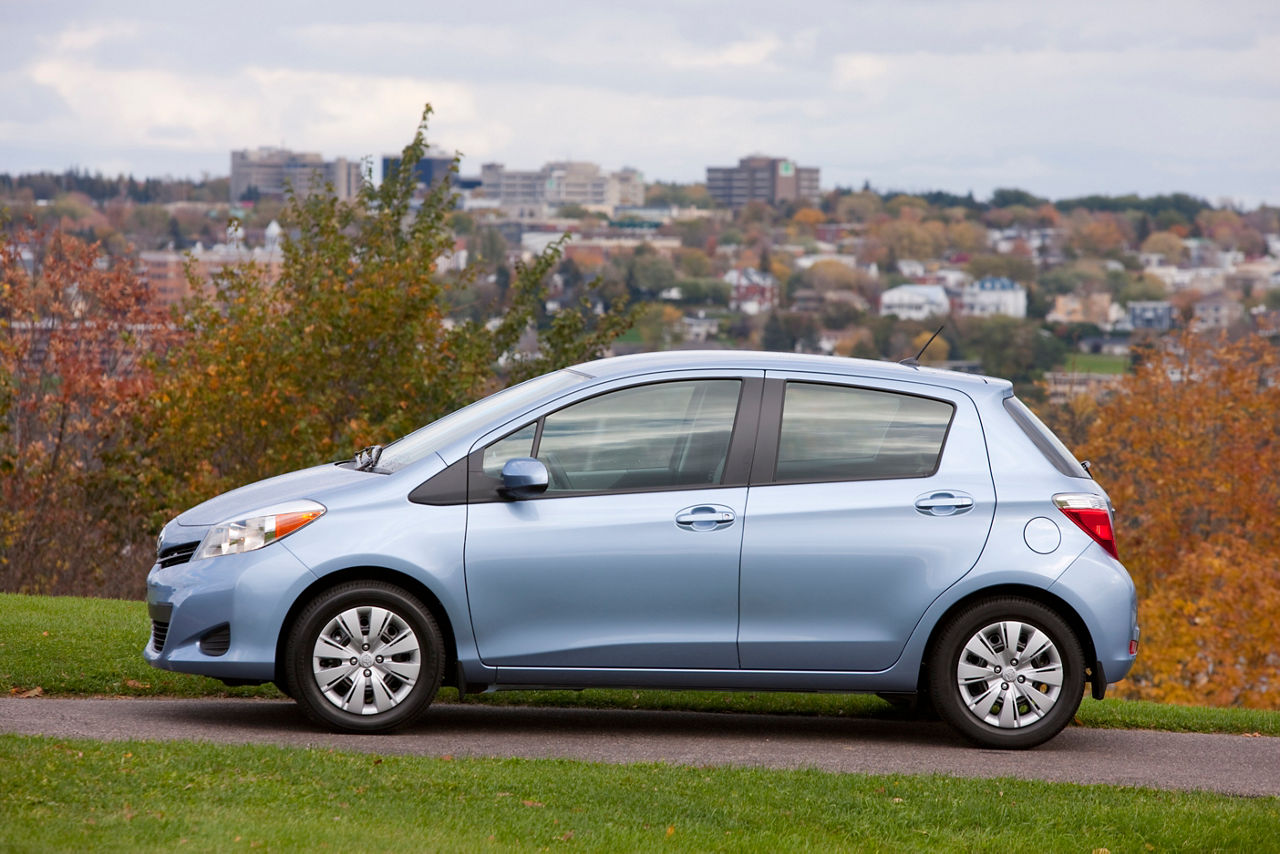 2012 Yaris 5-Door 25