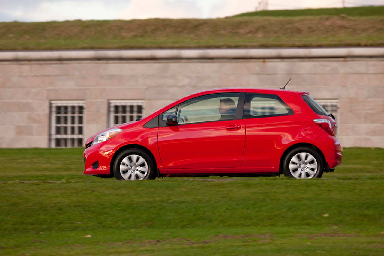 2012 Yaris 3-Door 01