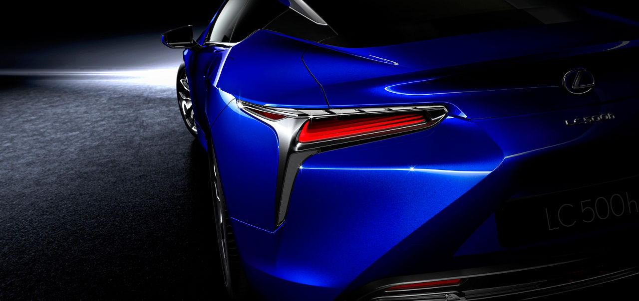 LC500h_CGI_18