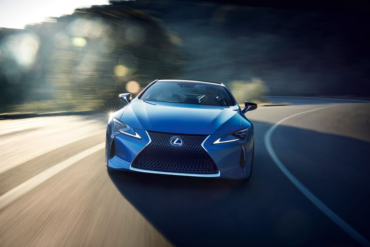 LC500h_LOC_24_AW_2016