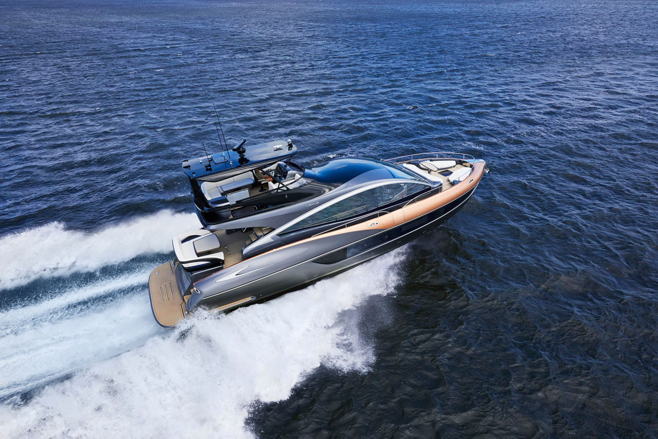LY 650 Hero Exterior JPG Image 4