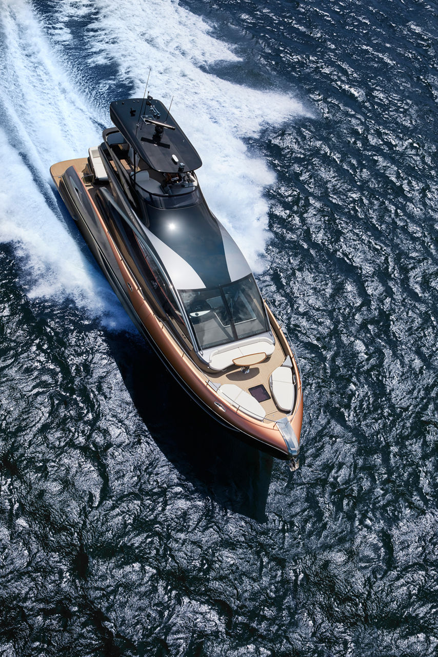 LY 650 Hero Exterior JPG Image 6