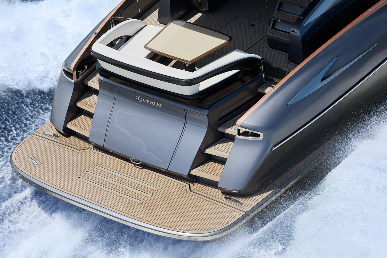 LY 650 Hero Exterior JPG Image 7
