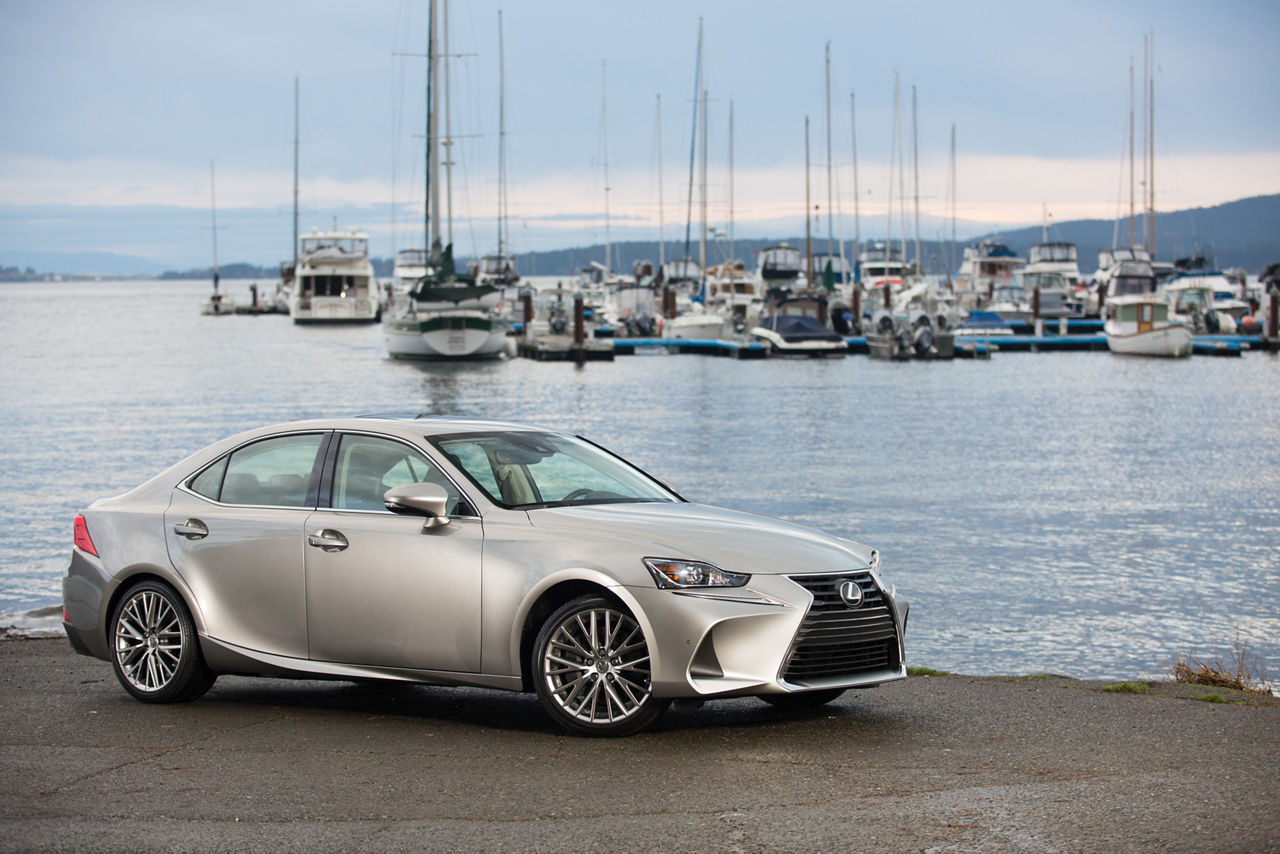 2017-2018 Lexus IS 300