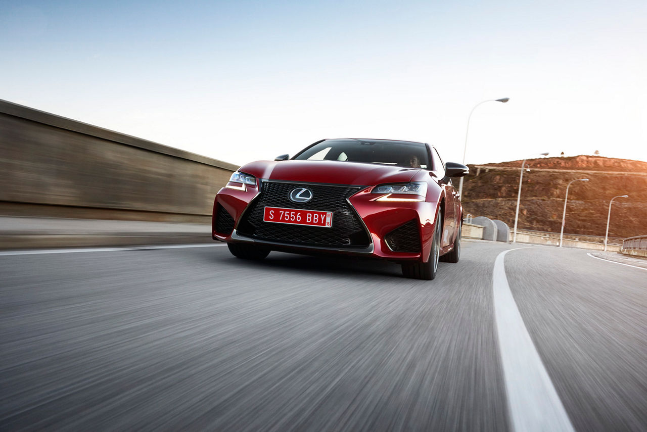 Lexus_GS-F_Red_03