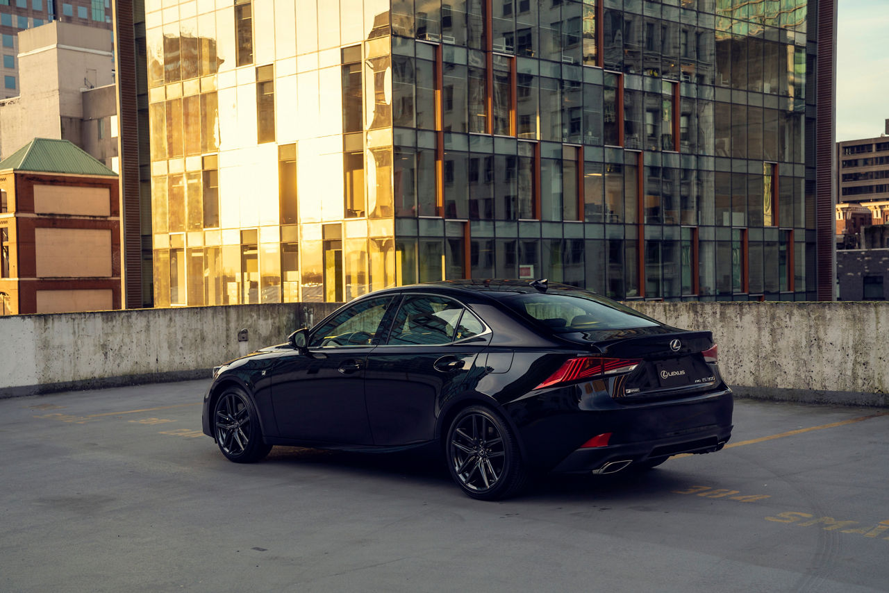 Lexus IS Black Line 12