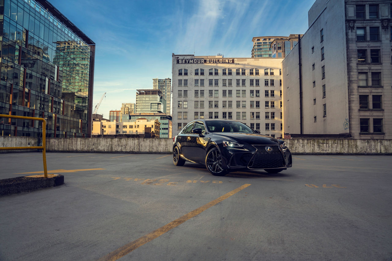 Lexus IS Black Line 16