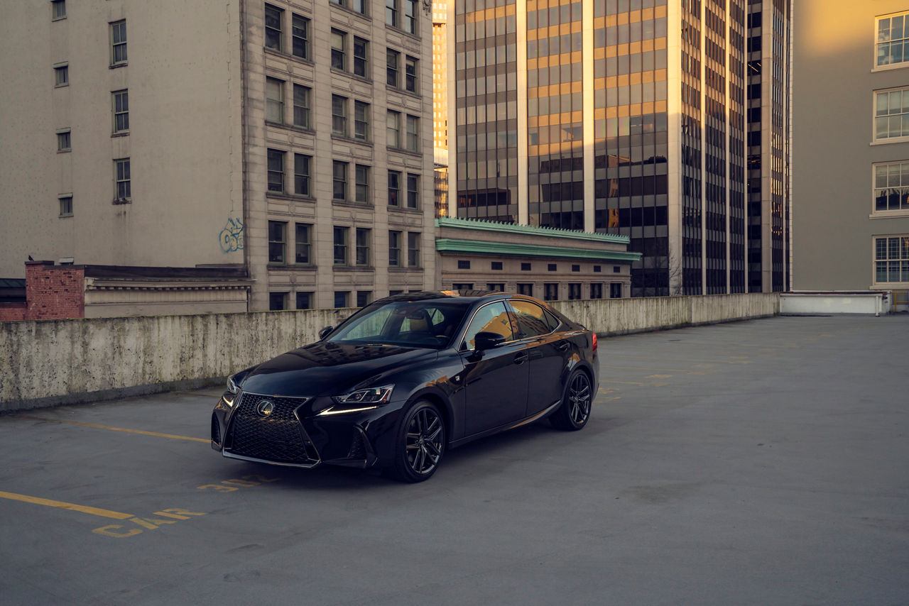 Lexus IS Black Line 07