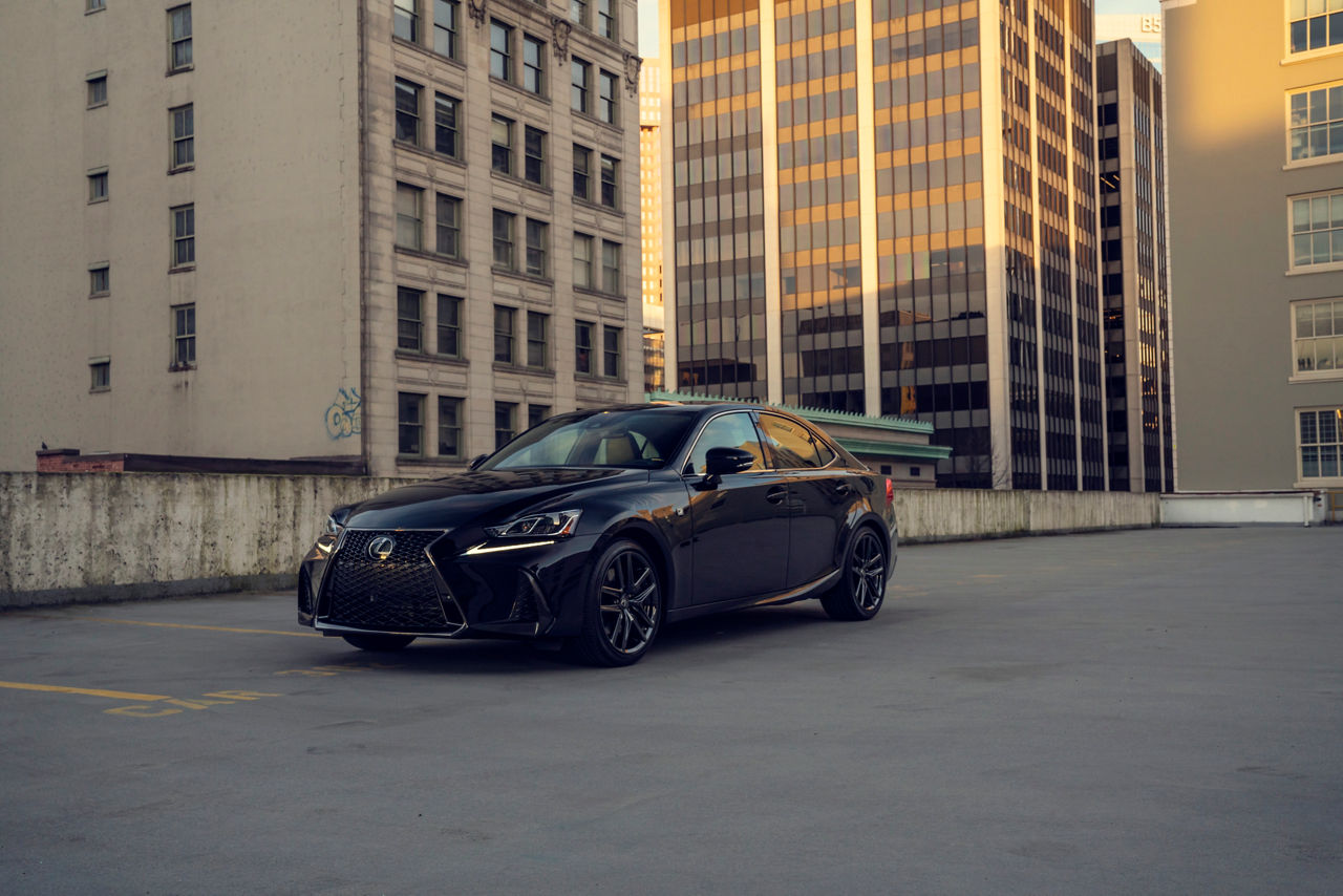 Lexus IS Black Line 08