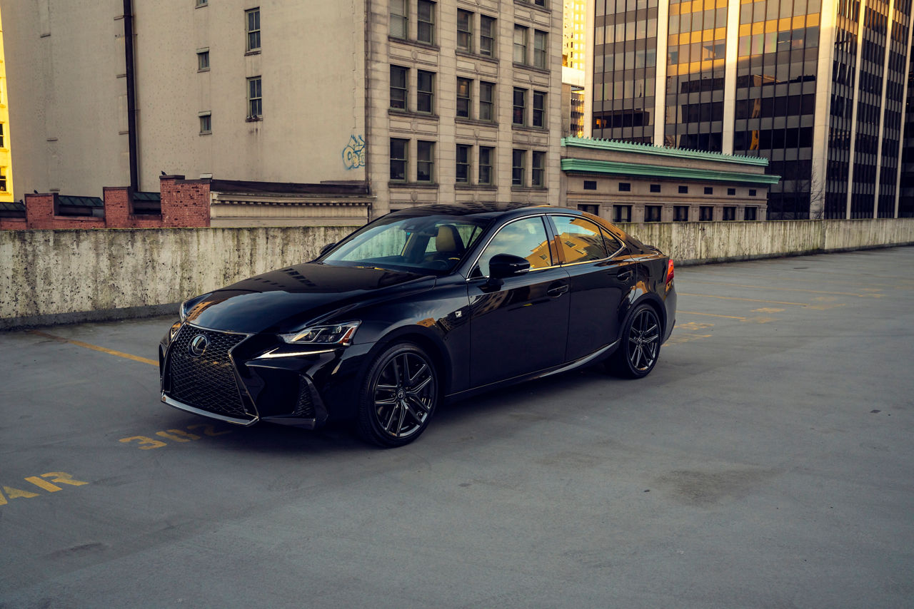 Lexus IS Black Line 09