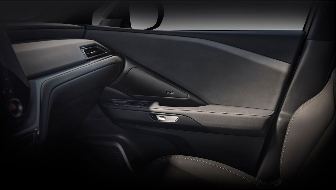 Lexus_TX_Teaser_002