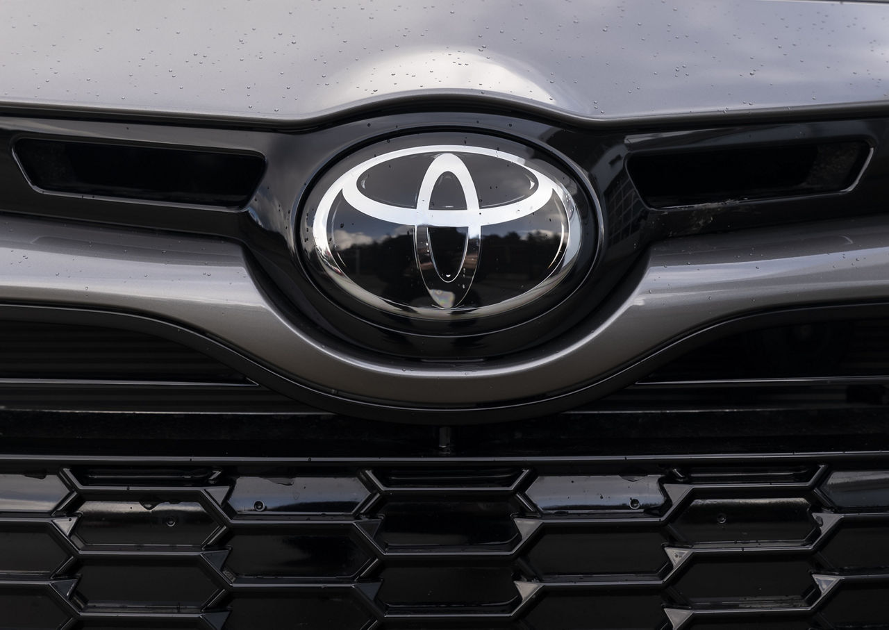 MY23_GR_Corolla_Circuit_Heavy_Metal_92-ToyotaLogo-crop