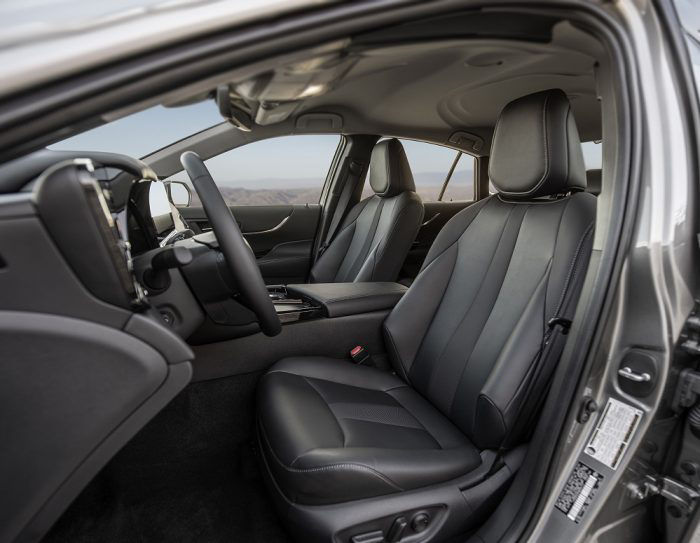 Mirai-XLE-Interior-Cockpit
