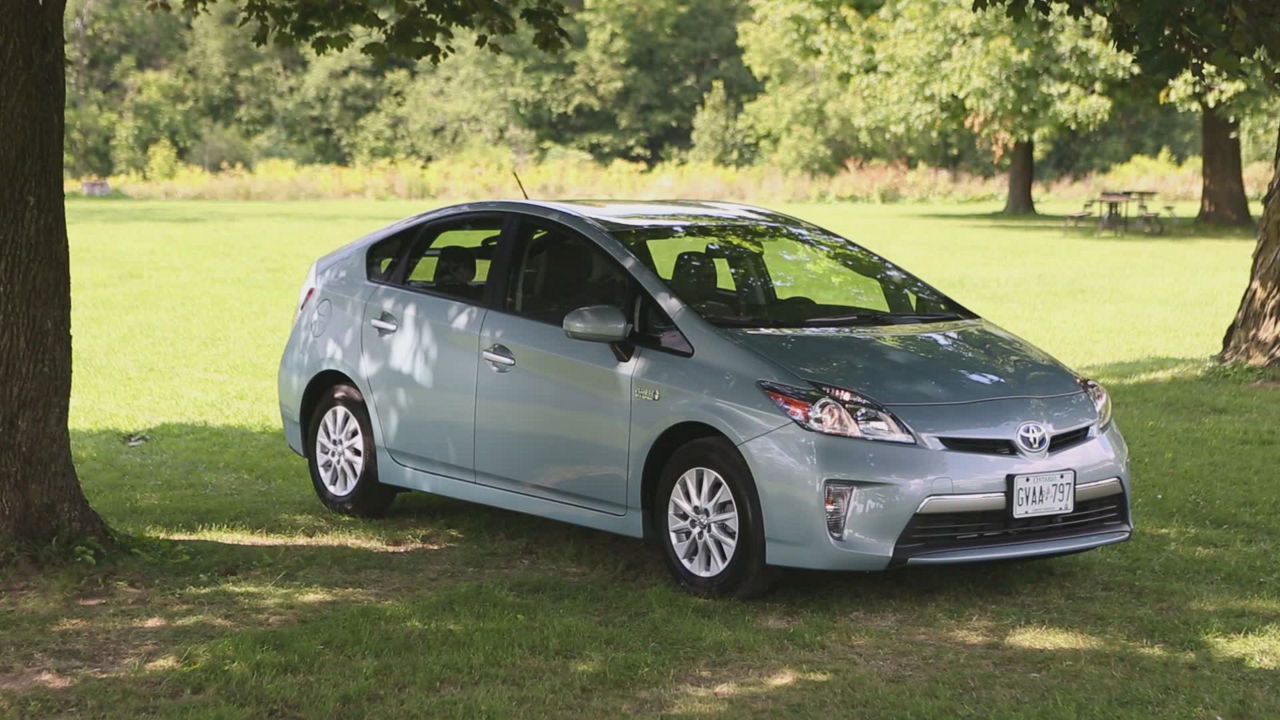 2014 Toyota Prius PHV English