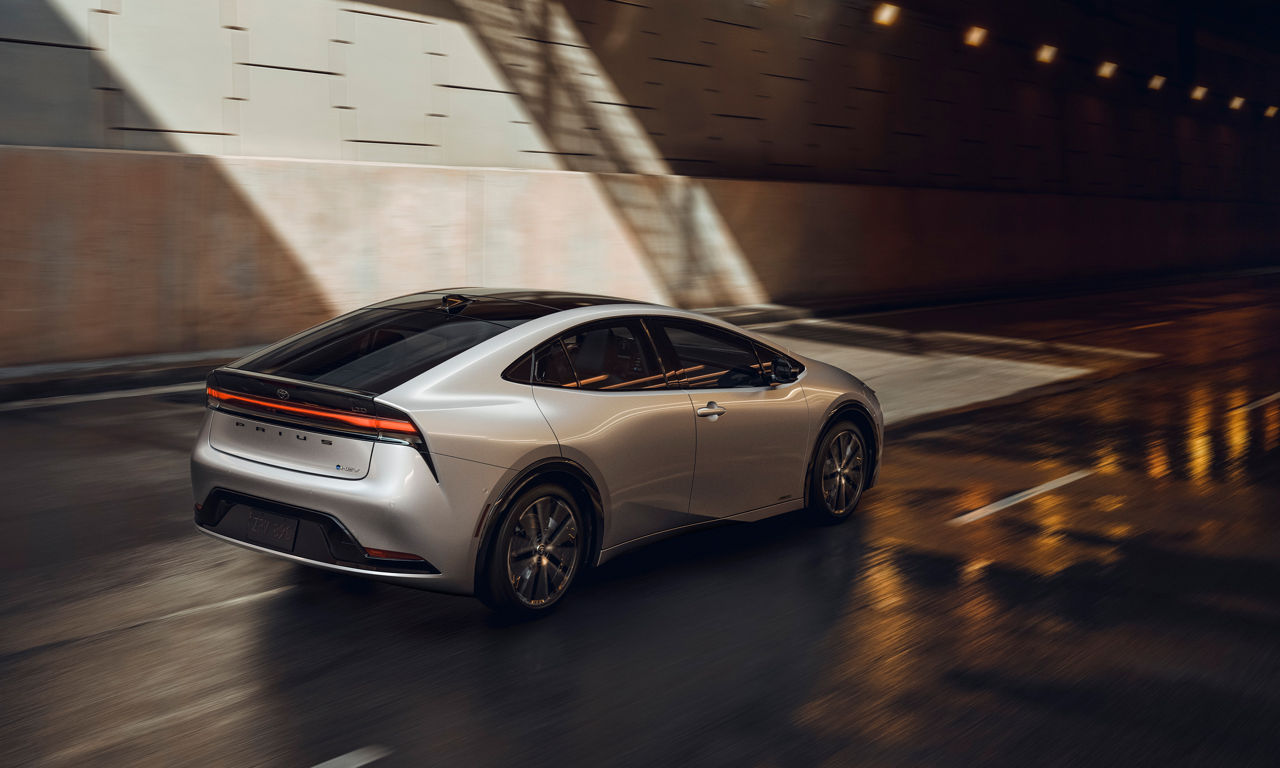 Toyota C-HR Revealed for Europe, Adopts Prius' Hybrid Powertrains