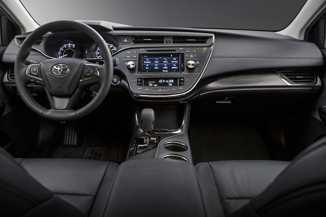 TMS-2015CAS_2016_Toyota_Avalon_014