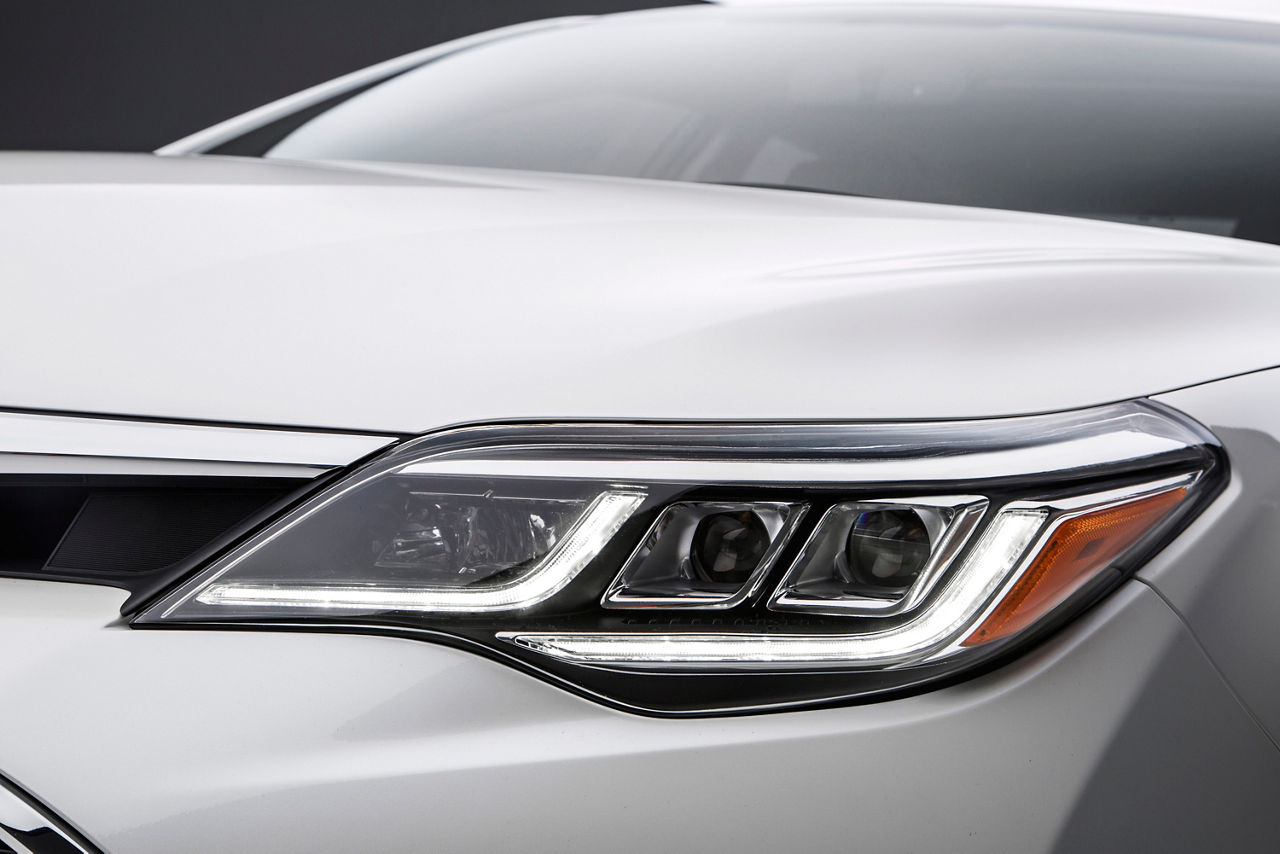 TMS-2015CAS_2016_Toyota_Avalon_015