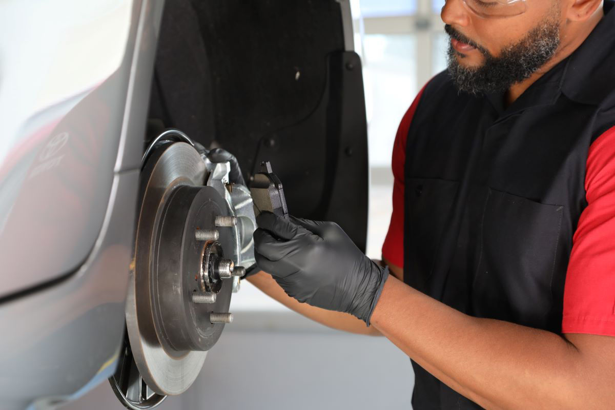 toyota technician tire service
