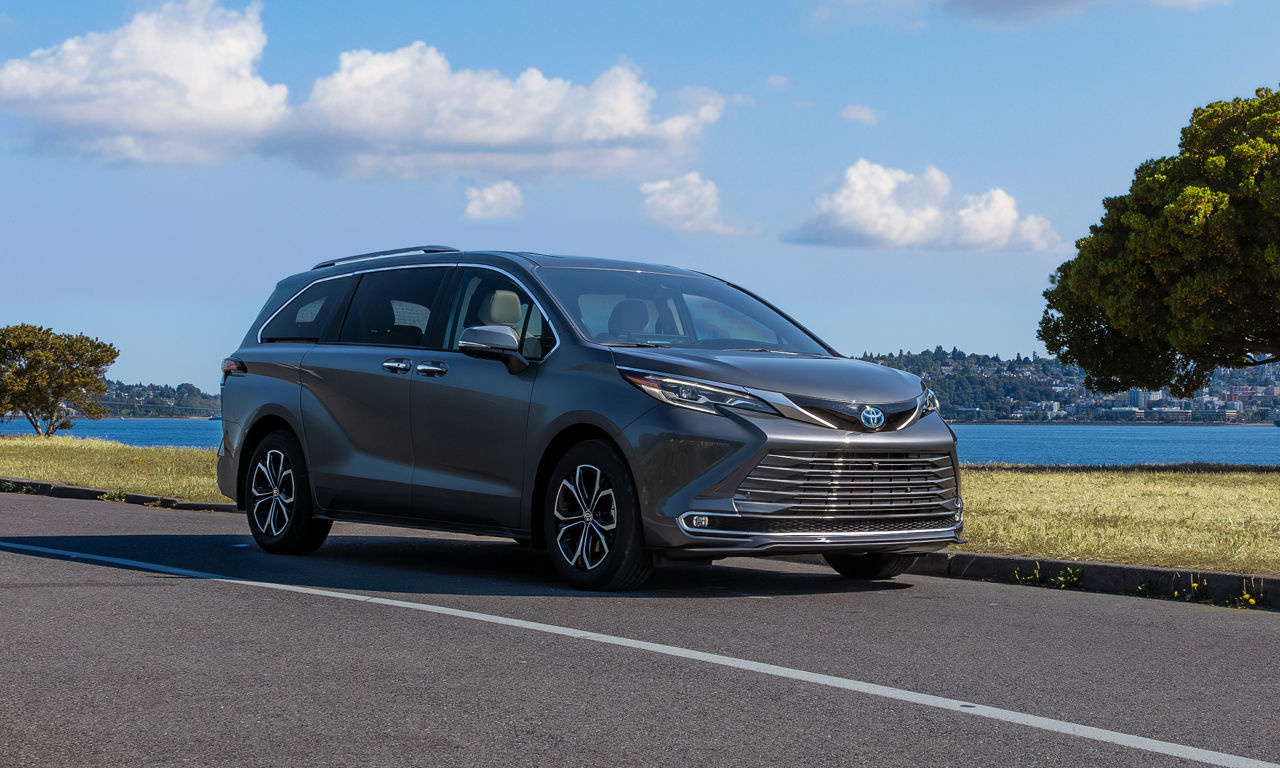 Toyota Sienna Adds Platinum Grade, New Seat Reminder Tech and Interior ...