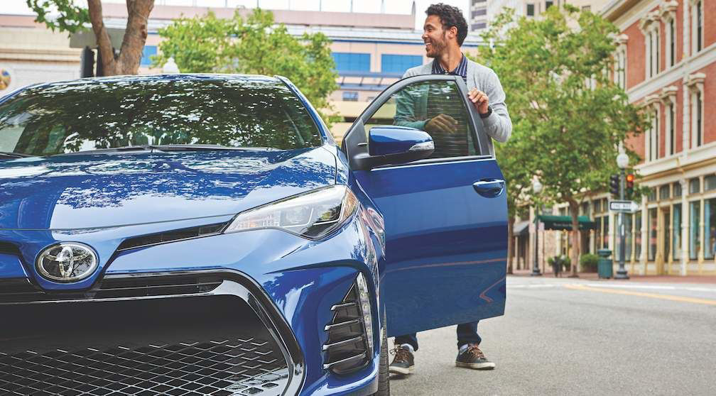 Toyota-Corolla-Front-View-In-Blue-Crush.jpg
