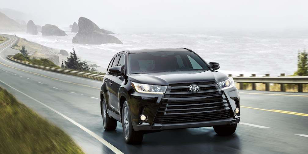 Toyota-Highlander-in-Midnight-Black-Metallic-Available-7-Seater-SUV.jpg