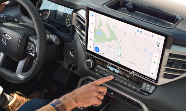 Toyota-Multimedia-System-Cloud-Navigation-System.jpg