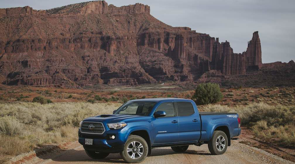 Toyota-Tacoma-Parked-in-Desert.jpg