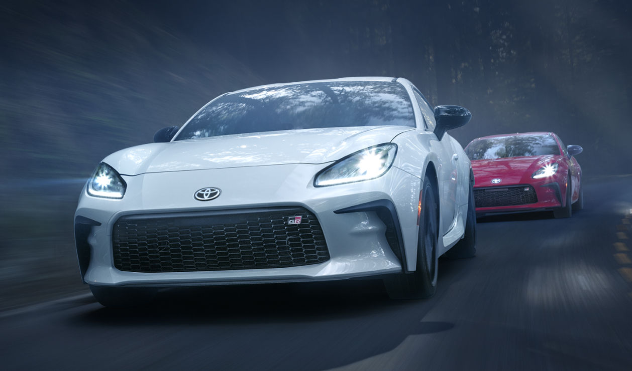 gazoo-racing-toyota-2026-gr86-premium-halo-track-b-red-front