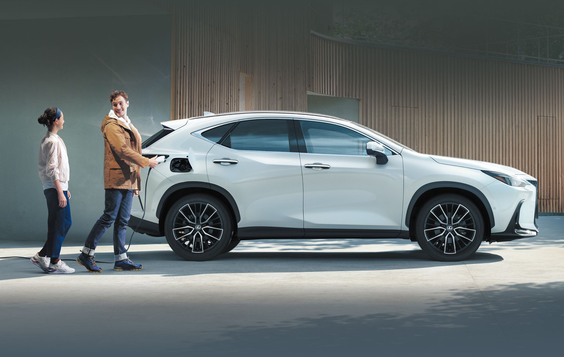 lexus-2025-nx-450h-plus-hero-executive-atomic-silver-x