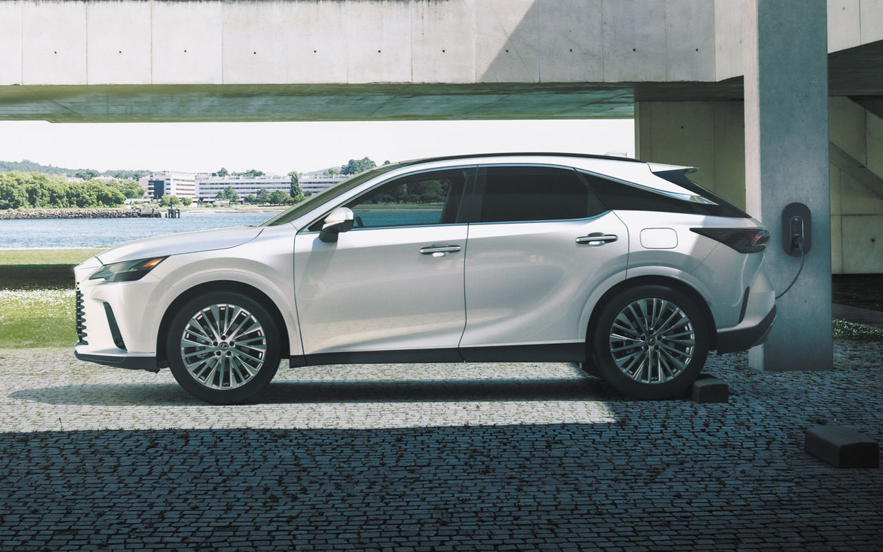 lexus-2025-rx-450h-plus-executive-eminent-white-pearl-x