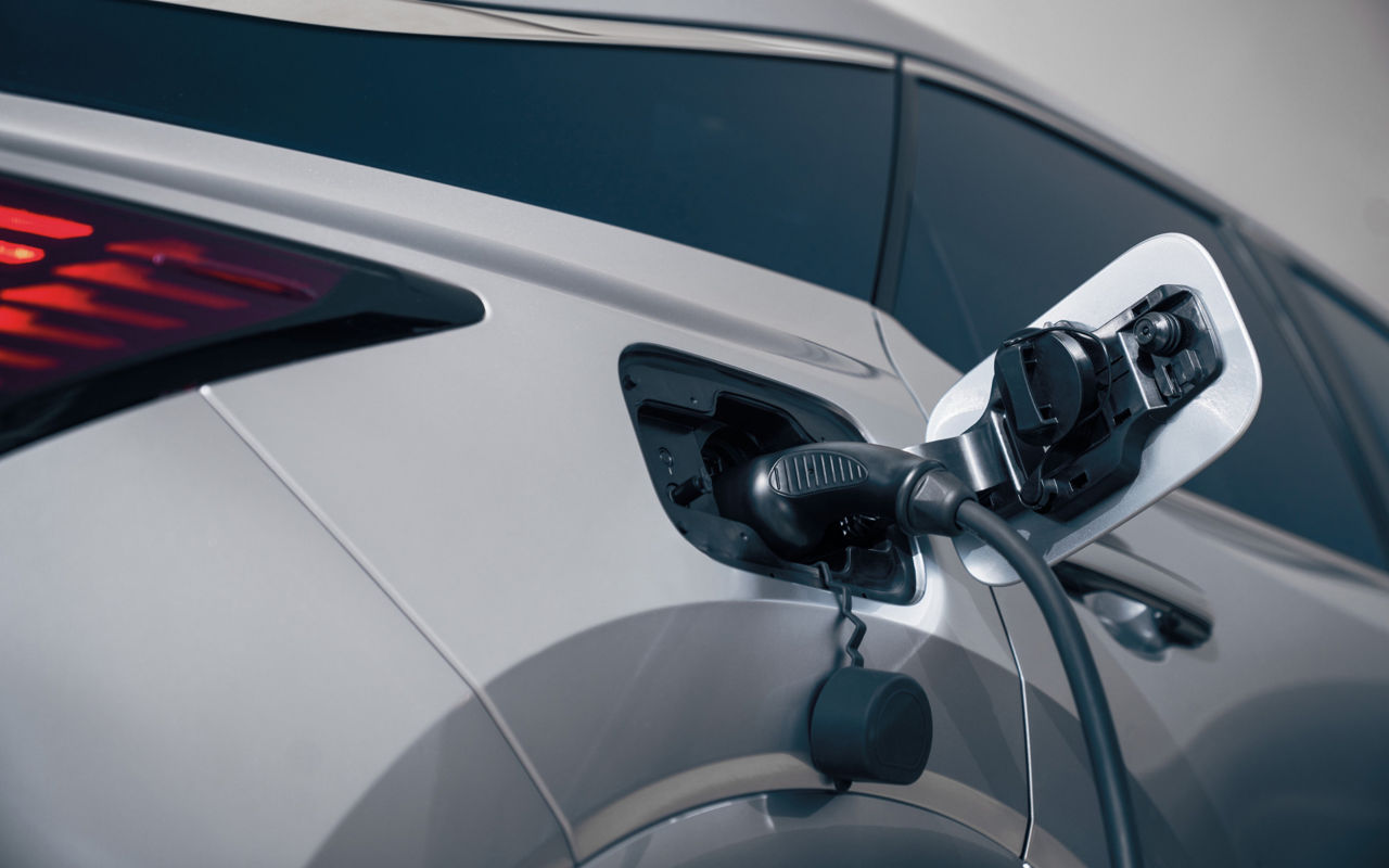 lexus-2025-rx-450h-plus-executive-iridium-charging-x