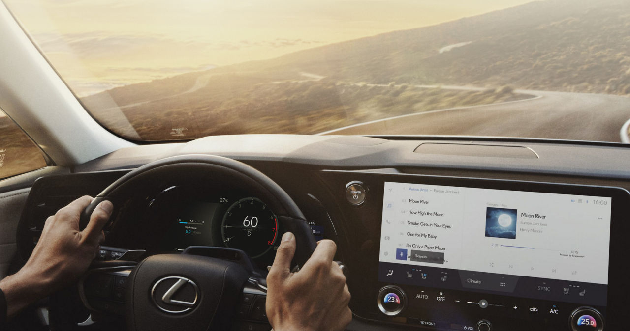 lexus-2025-rx-450h-plus-features-technology-interior-display-l-1