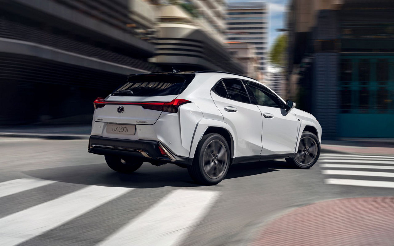 lexus-2025-ux-300h-fsport-design-ultra-white-black-roof-rear-x