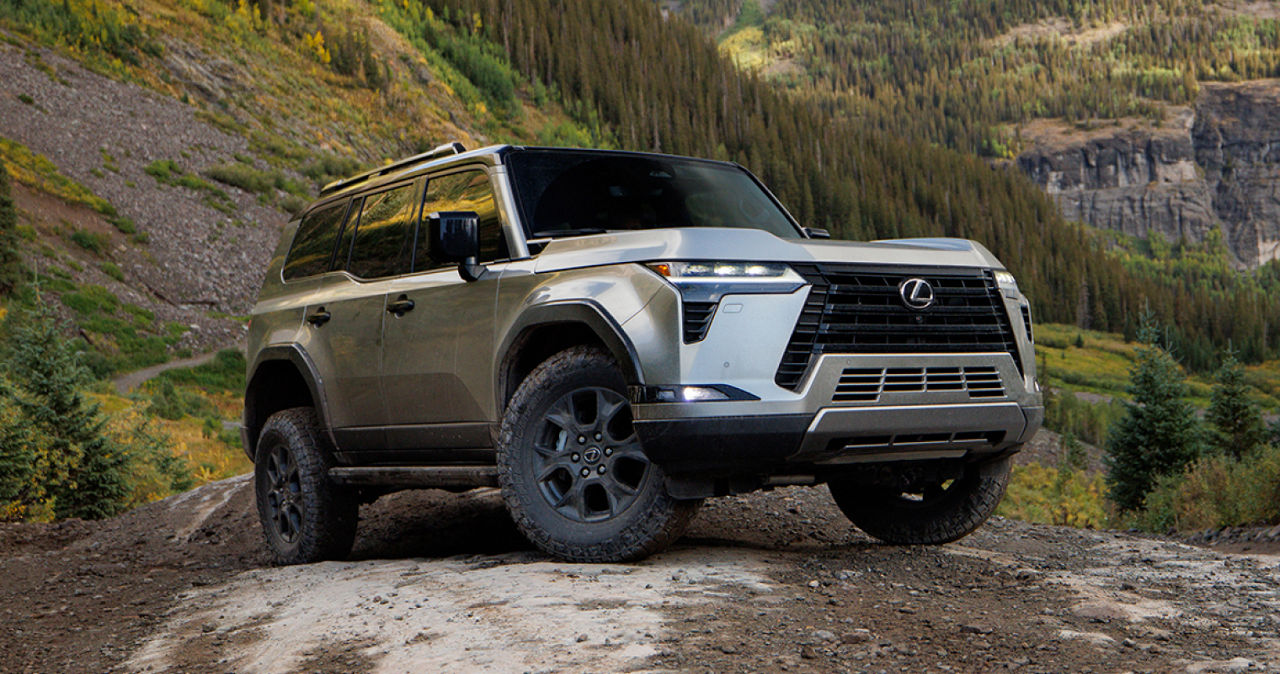 lexus-2026-features-design-gx-550-overtrail-atomic-silver-black-roof-l