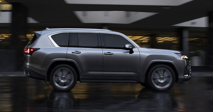 lexus-2026-features-design-hero-lx-600-luxury-atomic-silver-p