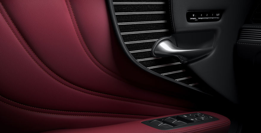lexus-2026-features-design-ls-500-awd-heritage-edition-interior-rioja-red-special-black-premium-wood-trim-details-l