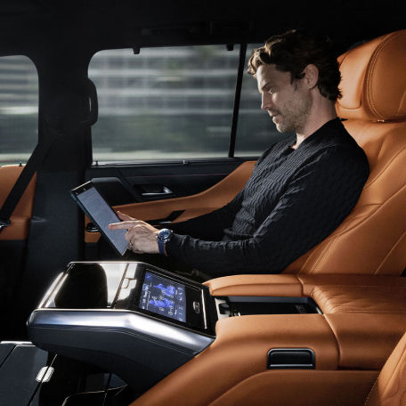 lexus-2026-features-design-lx-700h-executive-vip-pacakge-caramel-sunset-s