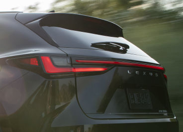 lexus-2026-features-design-nx-350-rear-blade-lamp-thumb-l