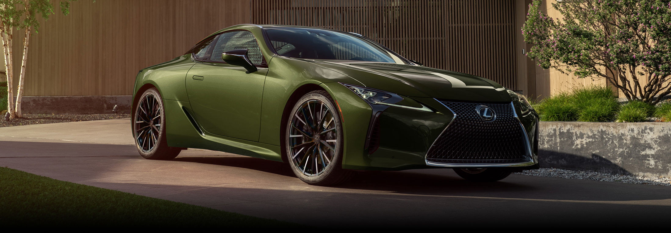lexus-2026-features-hero-lc-500-performance-nori-green-pearl-l