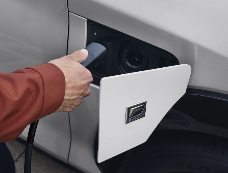 lexus-2026-features-performance-rz-550e-fsport-wind-charging-l