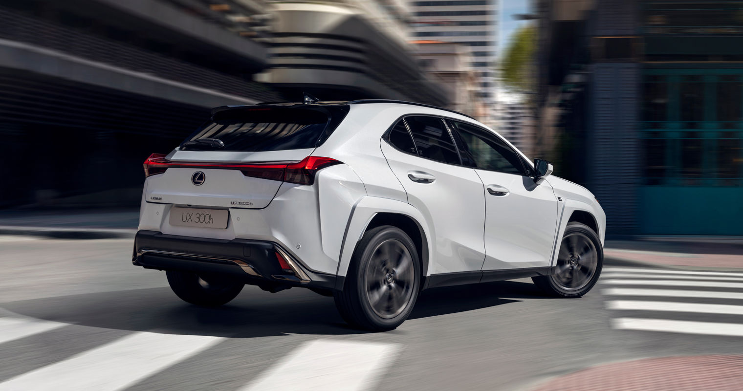 lexus-2026-features-performance-ux-300h-fsport-design-ultra-white-black-roof-l