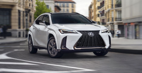 lexus-2026-features-performance-ux-300h-fsport-design-ultra-white-black-roof-side-s