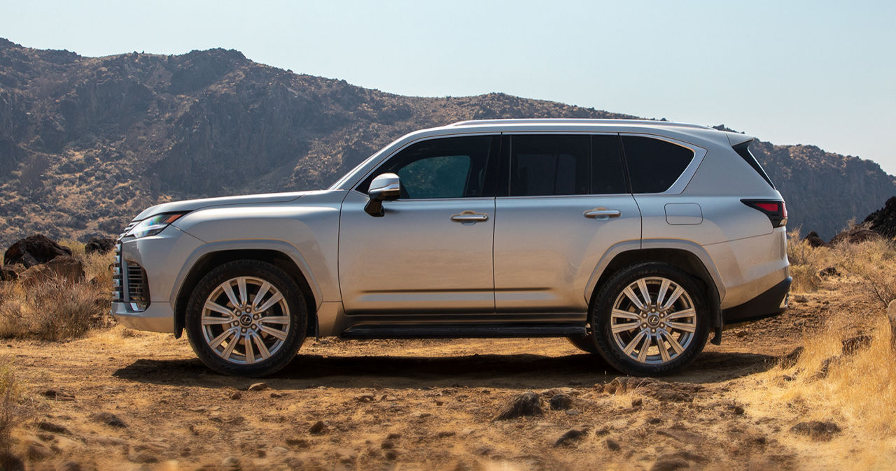 lexus-2026-features-safety-hero-lx-700h-executive-vip-atomic-silver-l