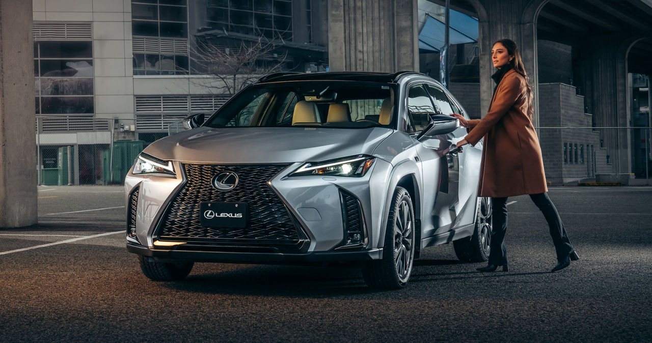 lexus-2026-features-safety-ux-300h-fsport-design-iridium-black-roof-l