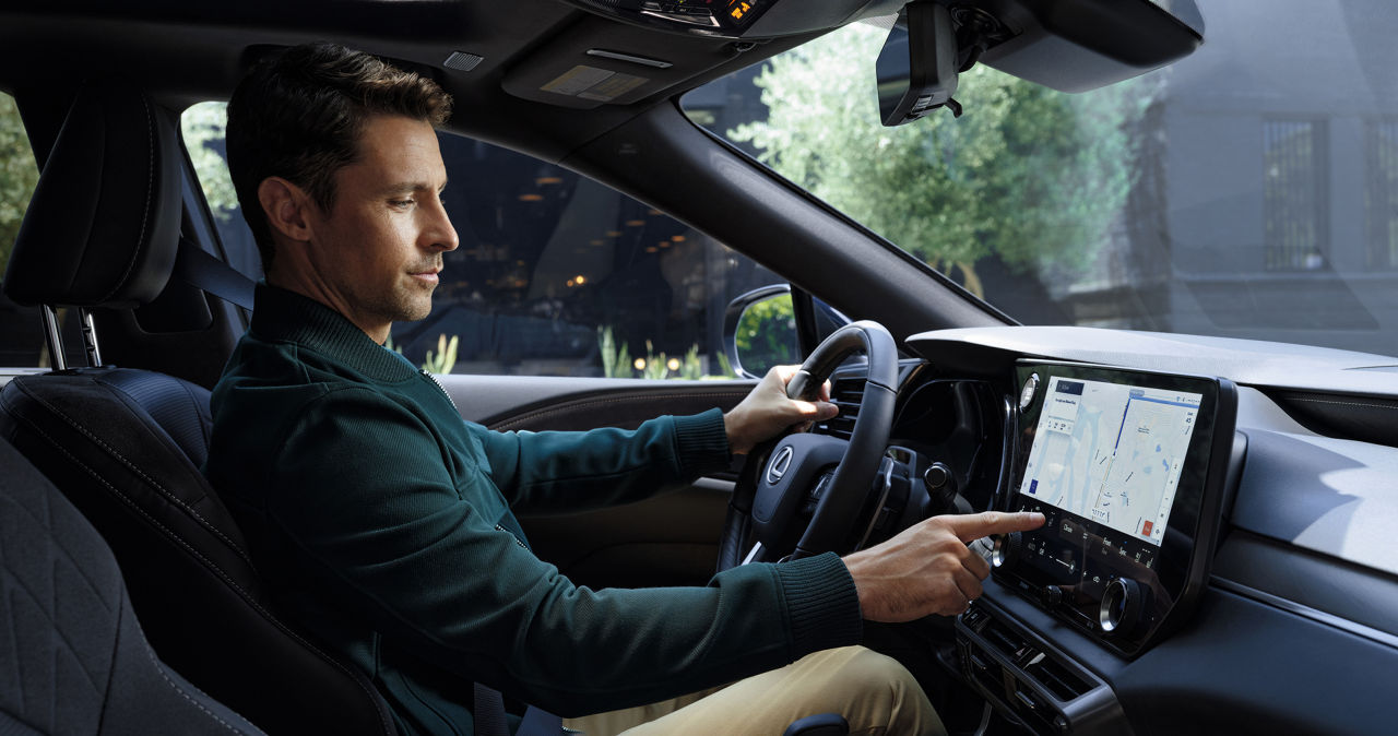 lexus-2026-features-technology-hero-rx450h-plus-black-interior-l