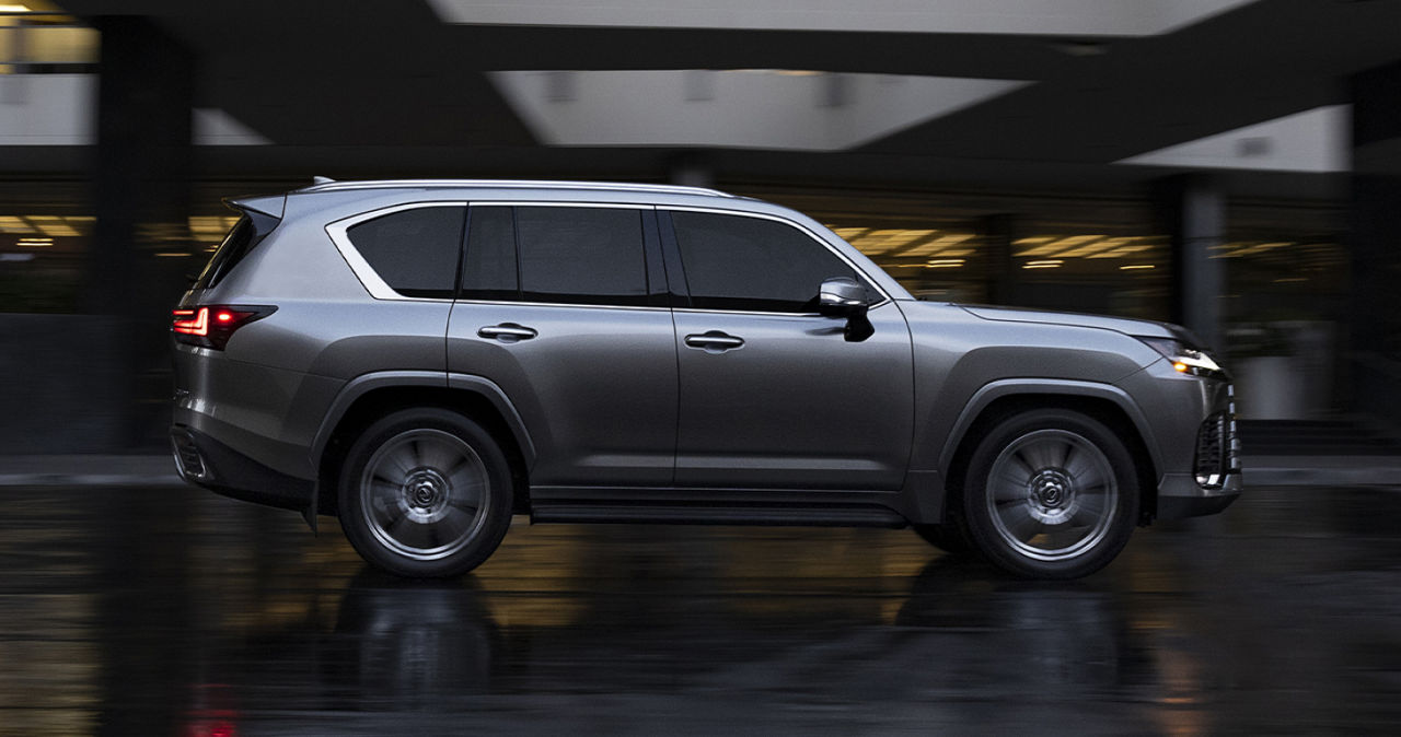 lexus-2027-features-design-hero-lx-600-luxury-atomic-silver-l