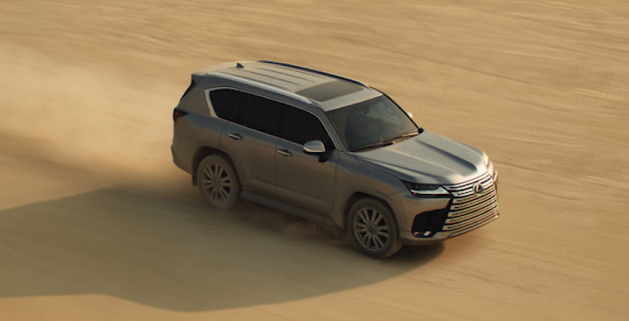 lexus-2027-features-design-lx-600-luxury-atomic-silver-on-frame-construction-l