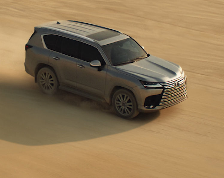 lexus-2027-features-design-lx-600-luxury-atomic-silver-on-frame-construction-p